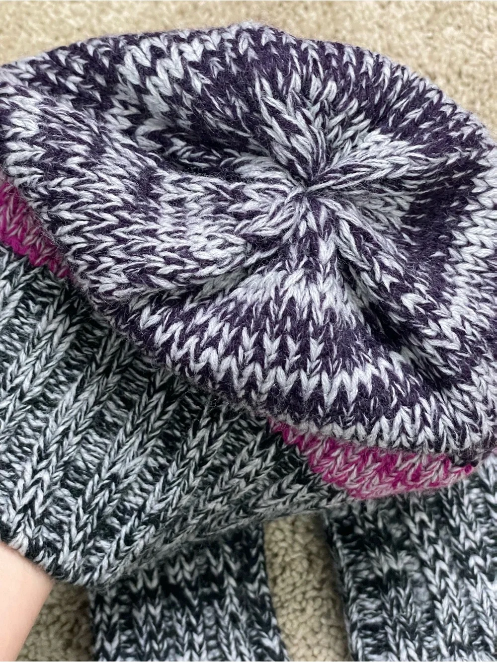 Shiraleah Black, Gray &‎ Magenta Knit Beanie with Fingerless Gloves